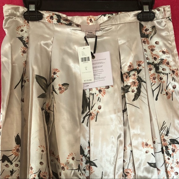 💕 ACCEPTING OFFERS 💕 NWT Della Bee A Line Skirt - Picture 2 of 6